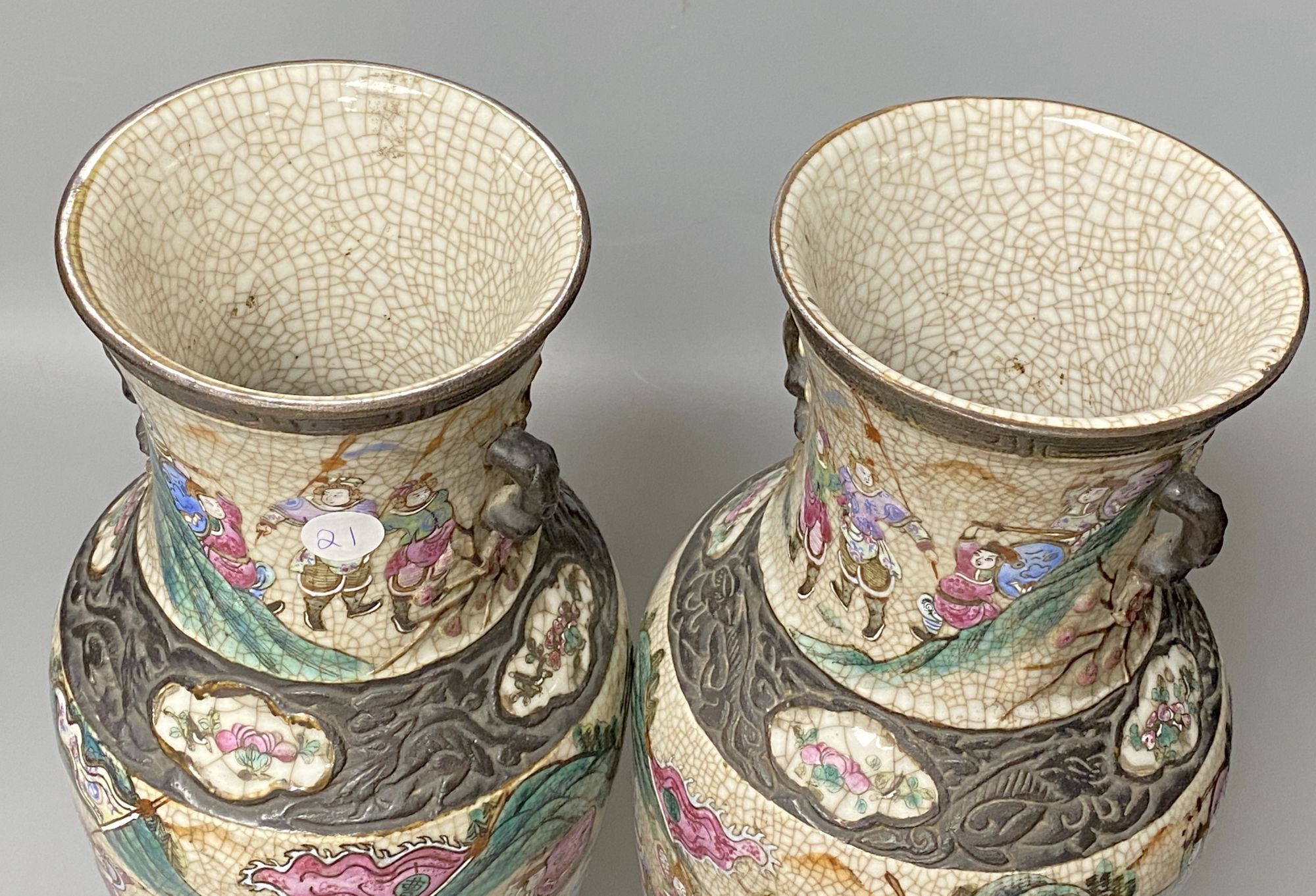 A pair of Chinese famille rose crackleglaze vases, height 36cm